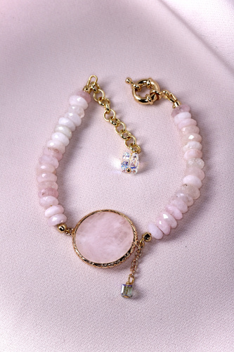 Браслет из Кунцита, Розового Кварца, кристалла Swarovski розовый.