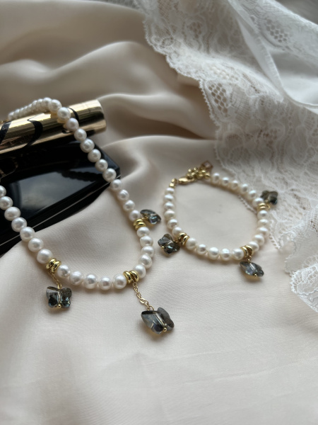 Браслет "Золотая бабочка" из жемчуга, кристаллов Swarovski