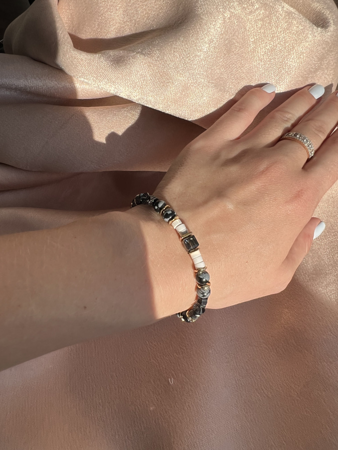Браслет "Куб" из Снежного Обсидиана, Гематита, Кристаллов Swarovski.